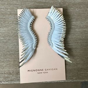Like New Madeline Mignonne Gavigan earrings in powder blue